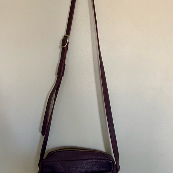 Portland Leather Large ‘Almost Perfect’ Camera Crossbody Purse - Picture 5 of 7